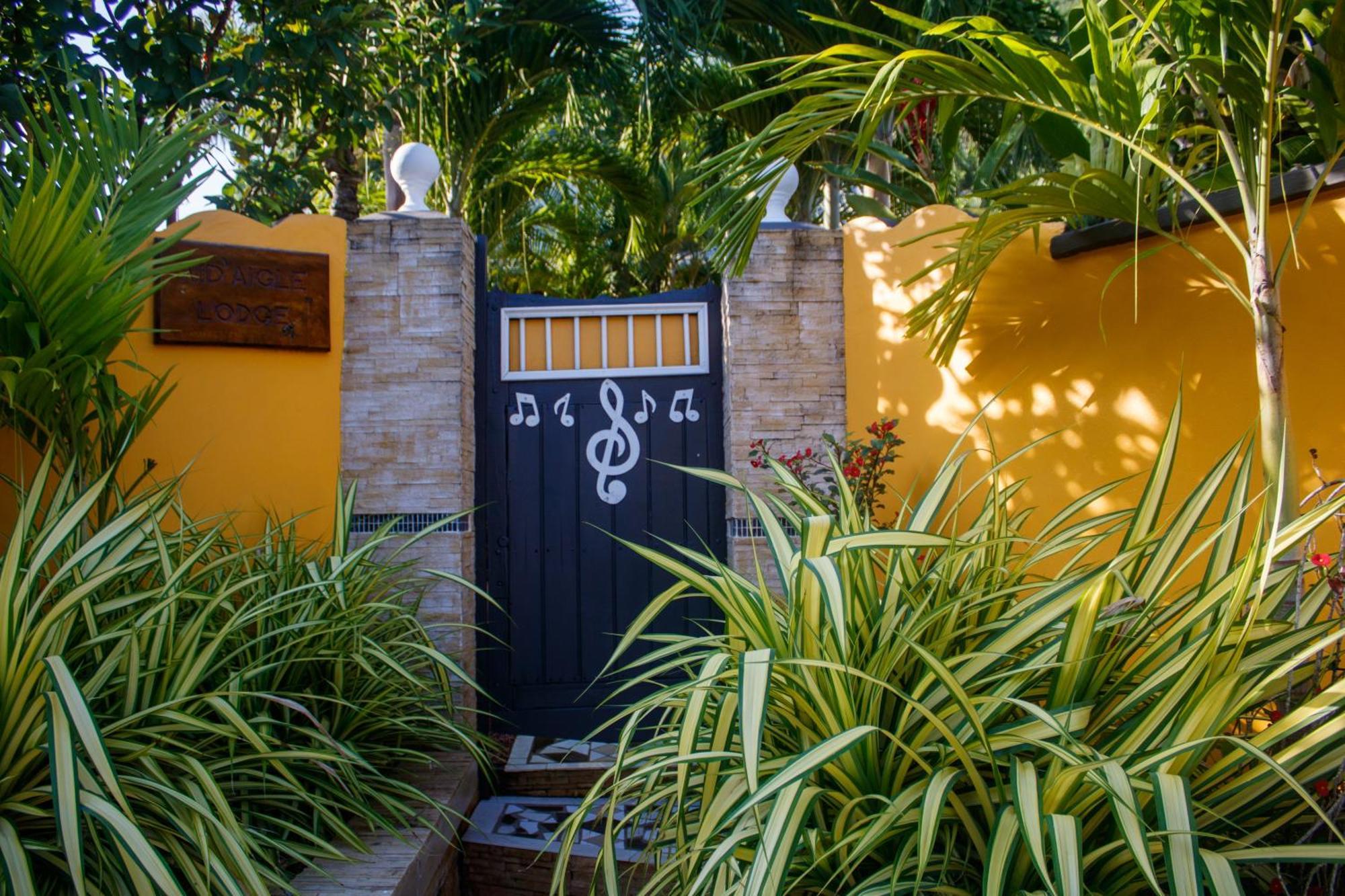 Nid'Aigle Lodge Baie Sainte Anne エクステリア 写真