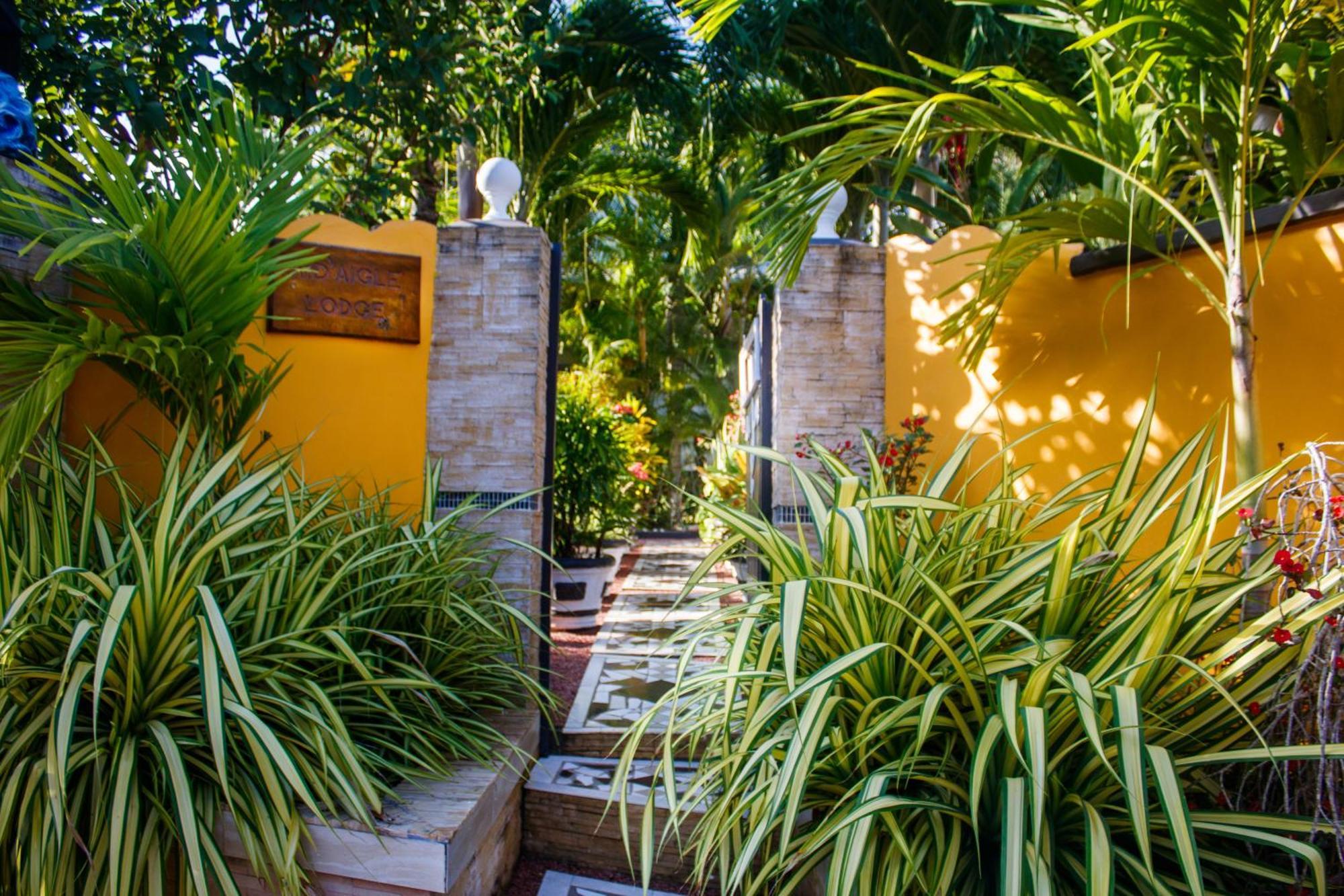 Nid'Aigle Lodge Baie Sainte Anne エクステリア 写真
